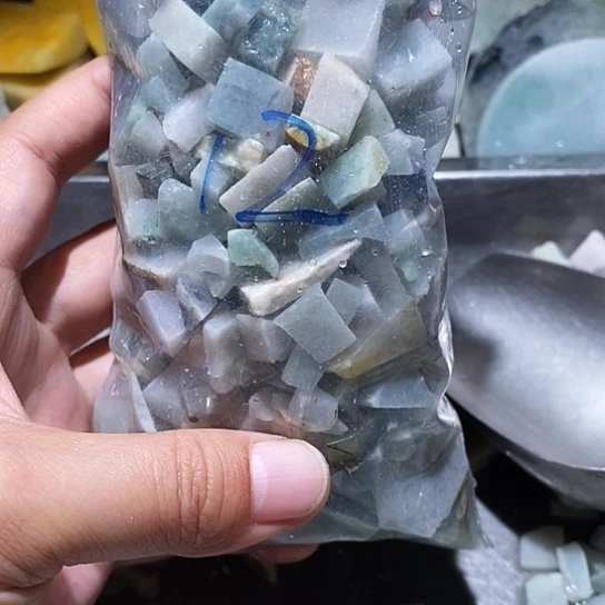 辣***条翡翠散珠鱼缸料12