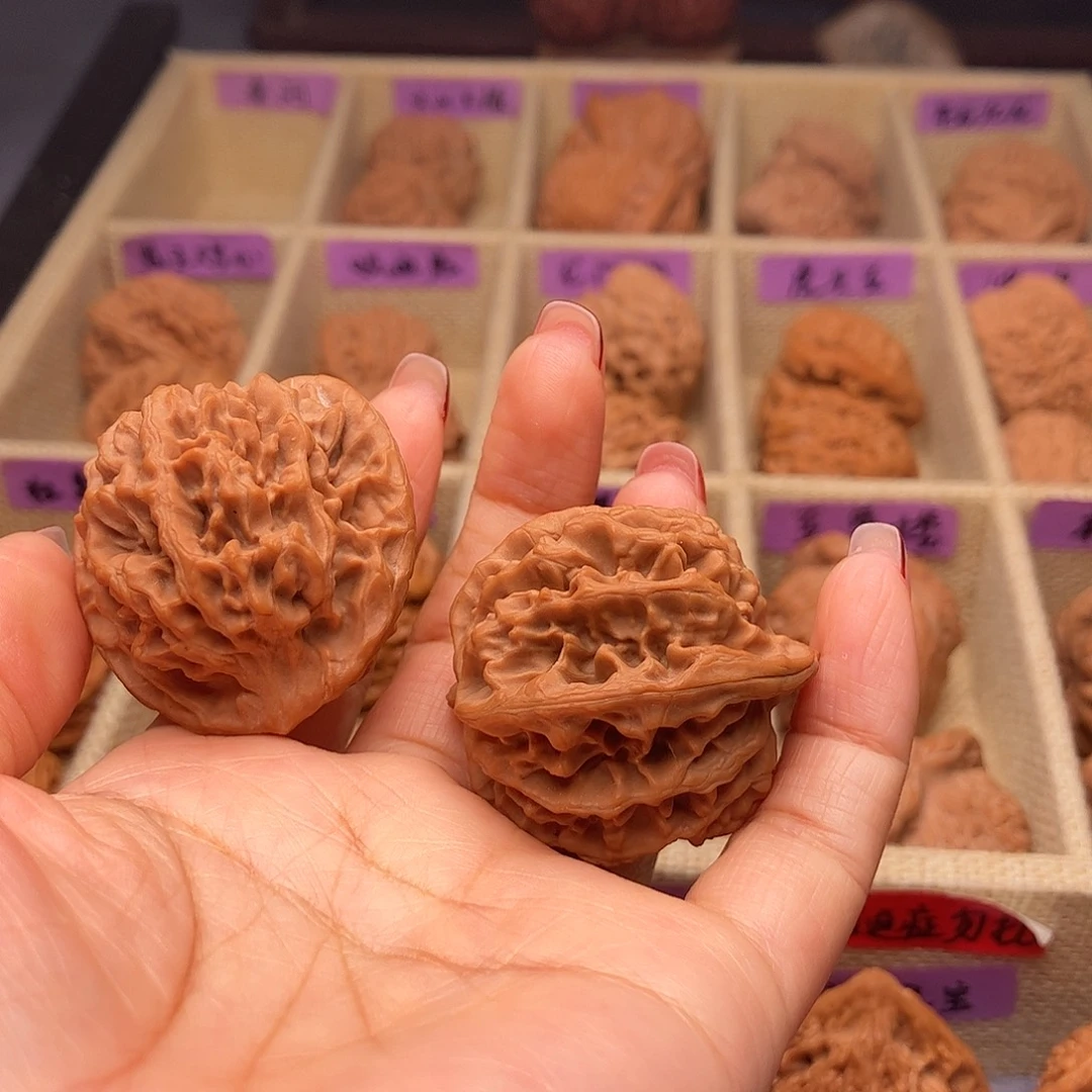 随***.文玩核桃把件秦闷