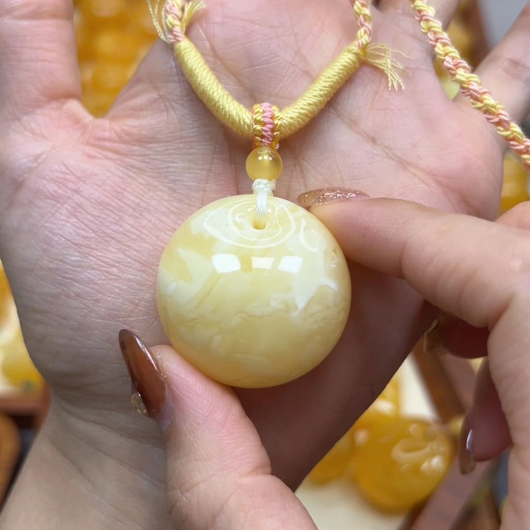 未镶嵌颈饰琥珀蜜蜡