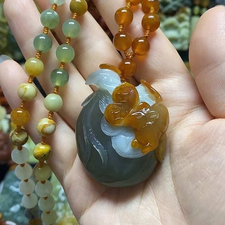 岫玉未镶嵌吊坠(赠链)