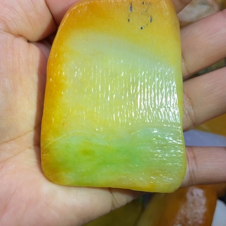 定制翡翠未镶嵌包工人物