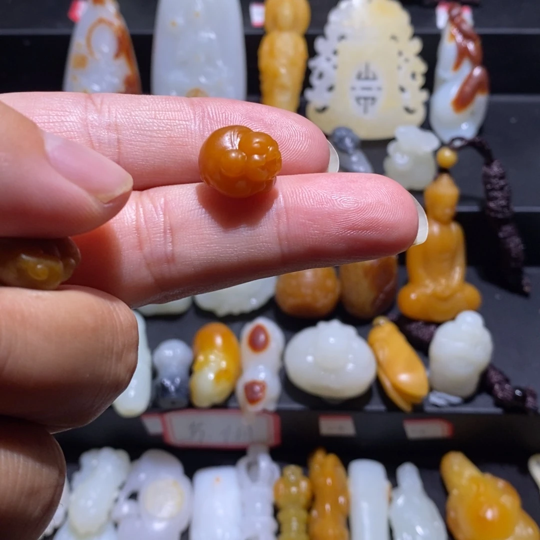 珠***丫和田玉未镶嵌颈饰