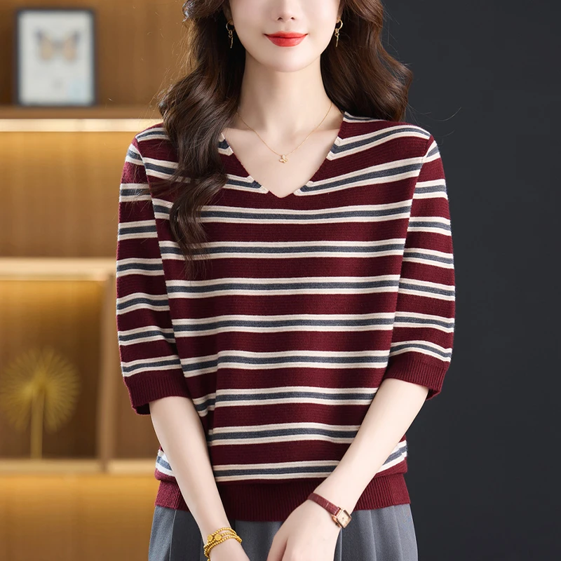 七分袖上衣女早秋大码条纹针织衫宽松显瘦遮肉薄款V领春秋中袖T恤