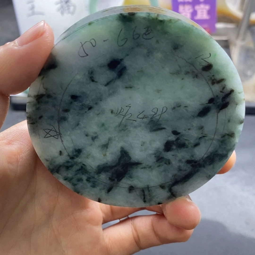 定制翡翠未镶嵌翡翠手镯