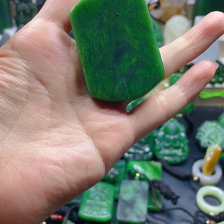 和田玉未镶嵌珠宝半成品