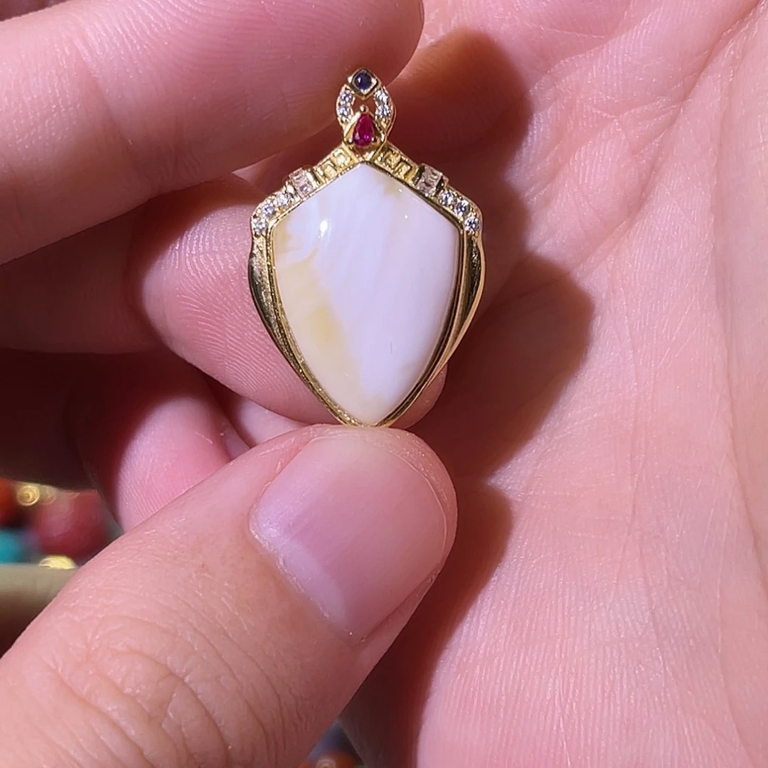 琥珀银S925镶嵌珠宝奇石1