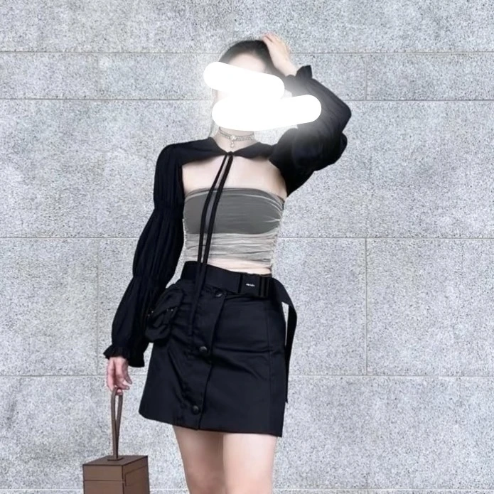 未使用 Prada/普拉达 002944 尼龙纯色休闲短裙 42码