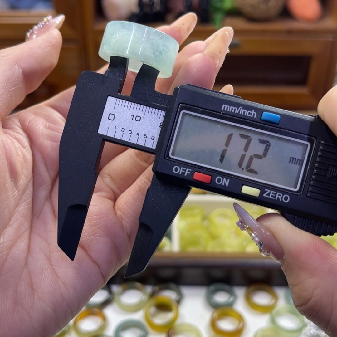 蛇纹石玉未镶嵌手镯21