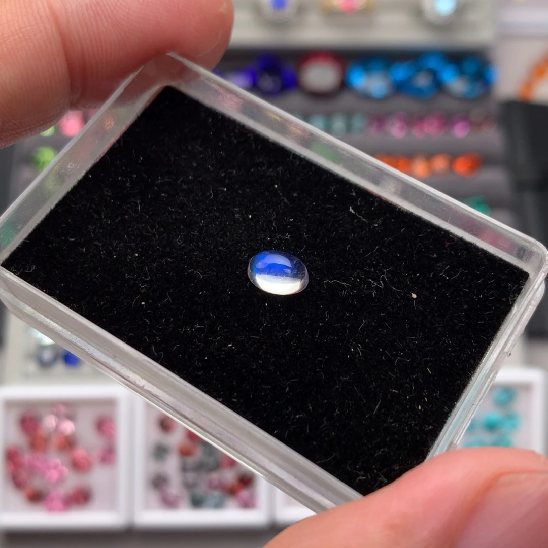 月光石裸石5×7   1卡