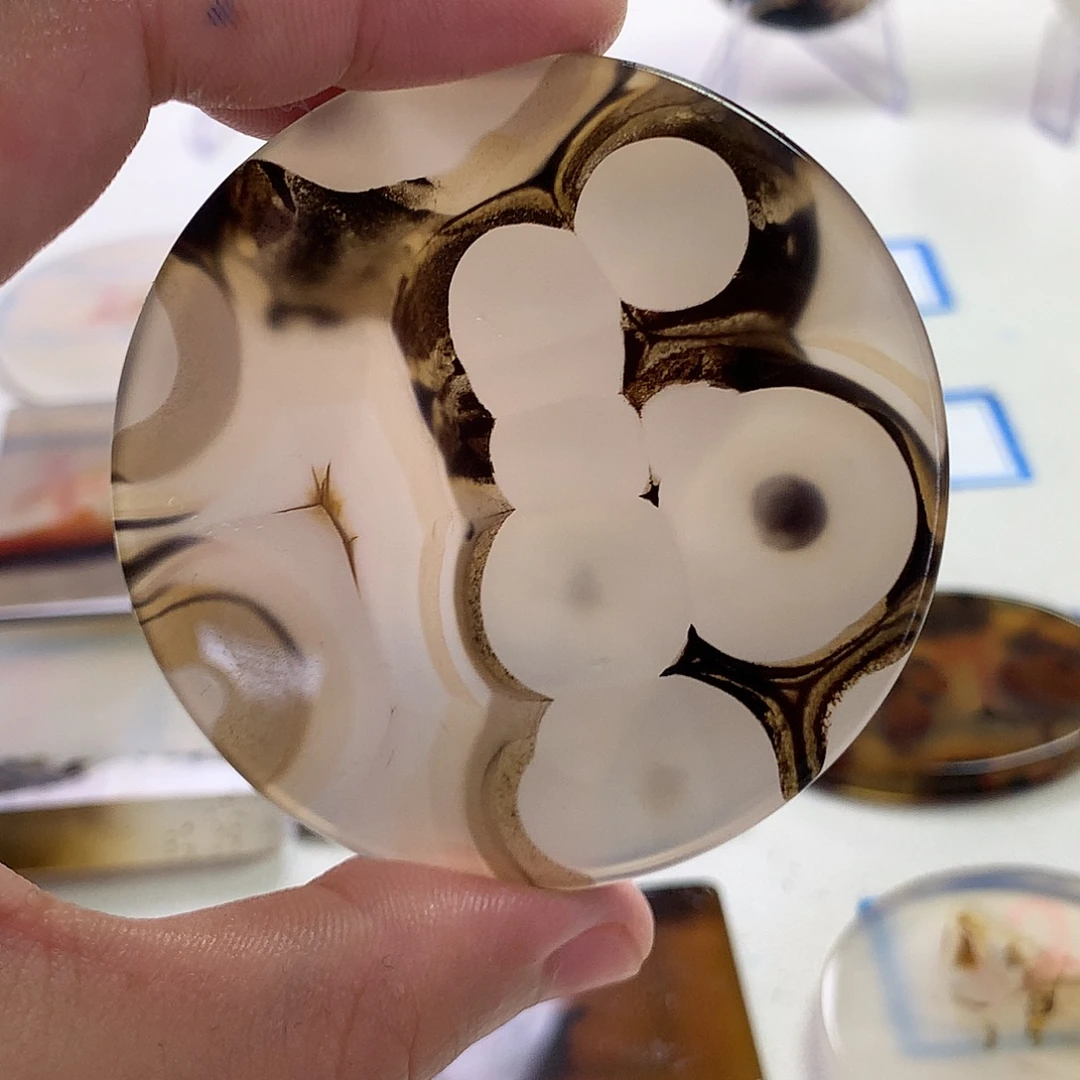 爱****未镶嵌玛瑙/玉髓珠宝半成品
