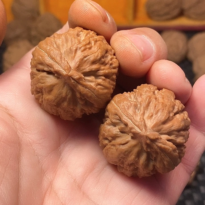 吊坠文玩核桃33尺，全品霸王龙