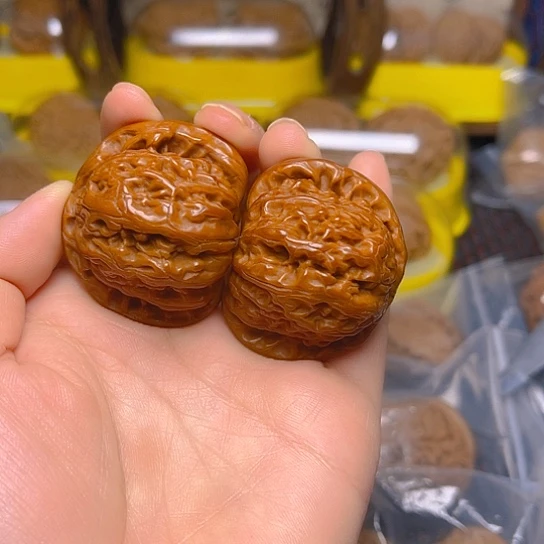 文玩核桃吊坠闷白