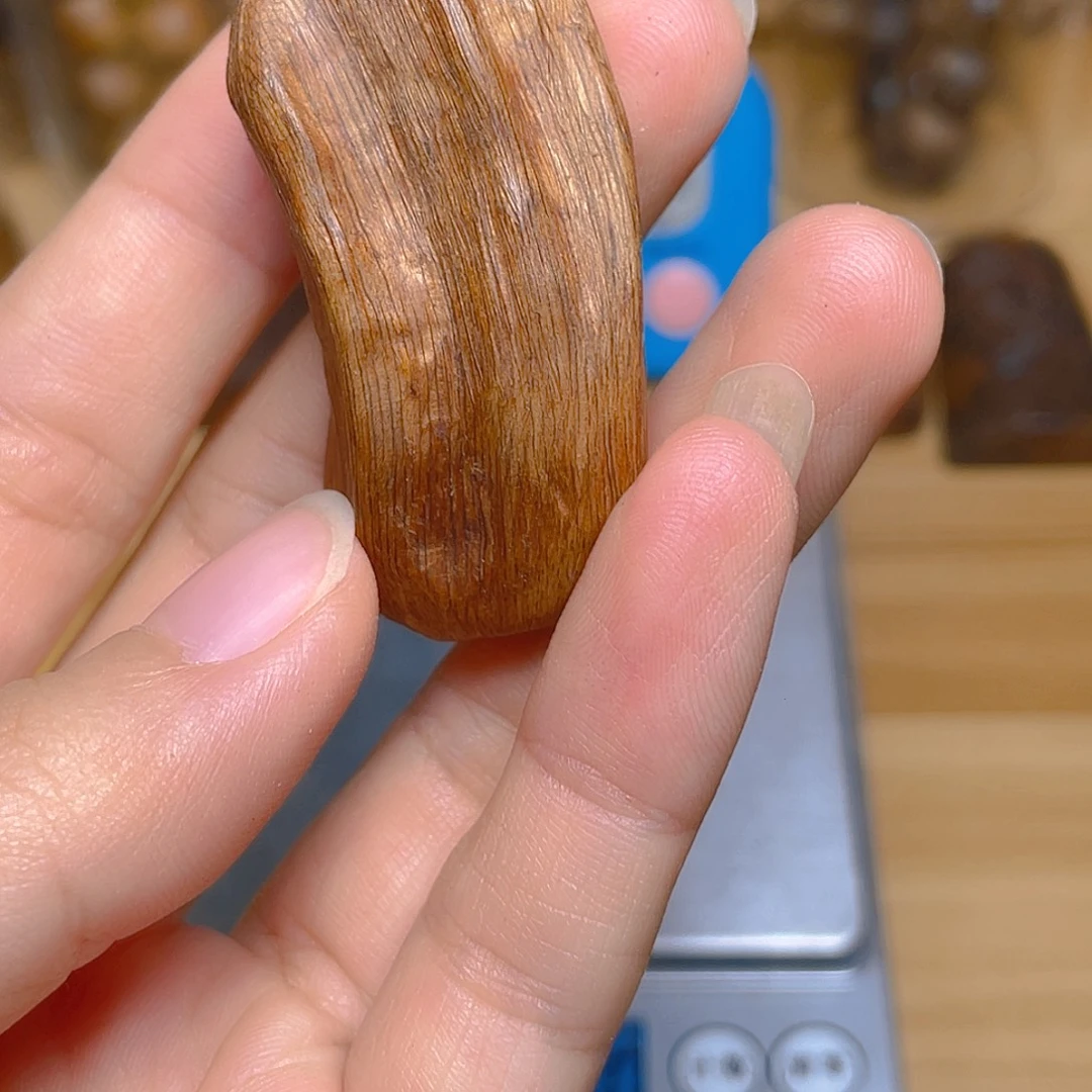 鋆***沉香达拉干留疤吊坠7.2克