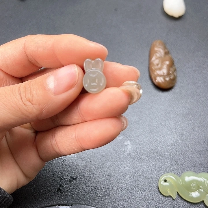 【闪购商品】颈饰未镶嵌和田玉止*