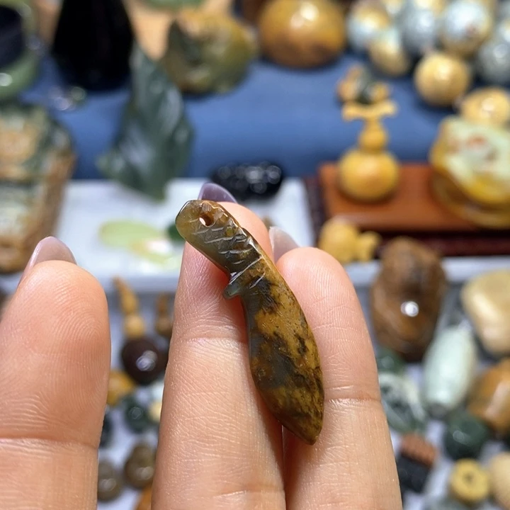 岫岩河磨玉（透闪石质玉）未镶嵌挂件