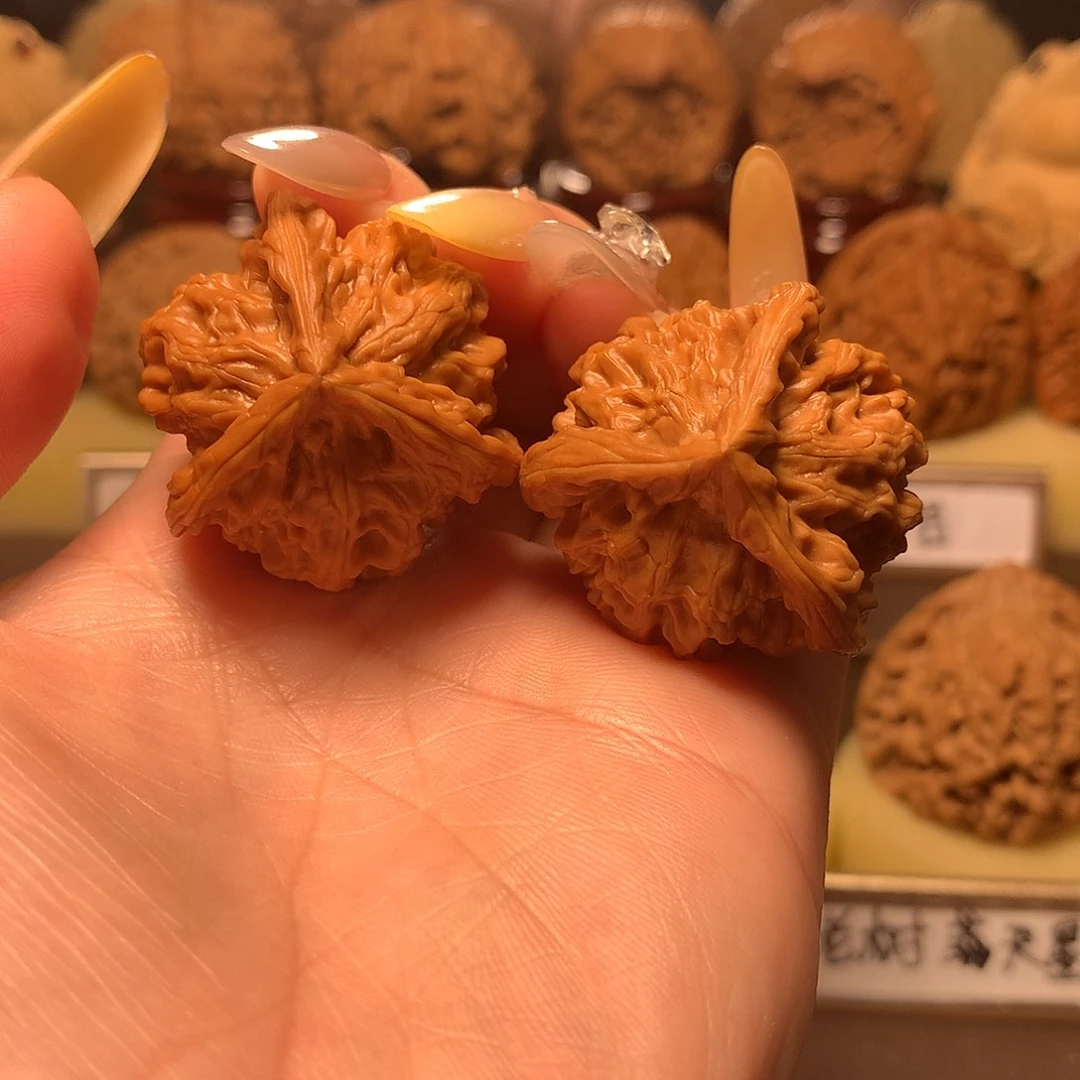 文玩核桃吊坠盘山三棱正奔全品34天然