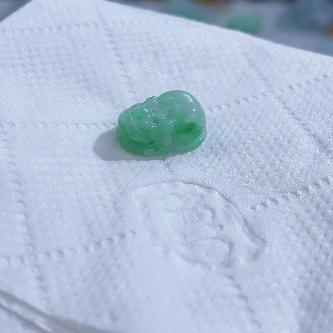 翡翠未镶嵌颈饰7045