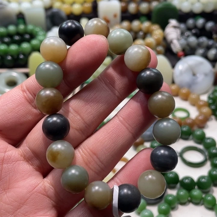 和田玉未镶嵌手串