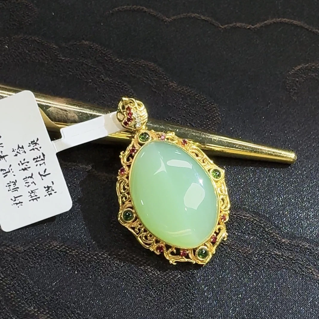 【玉小美】典·藏 且末黑羊洞碧玉吊坠豪镶18k金镶嵌