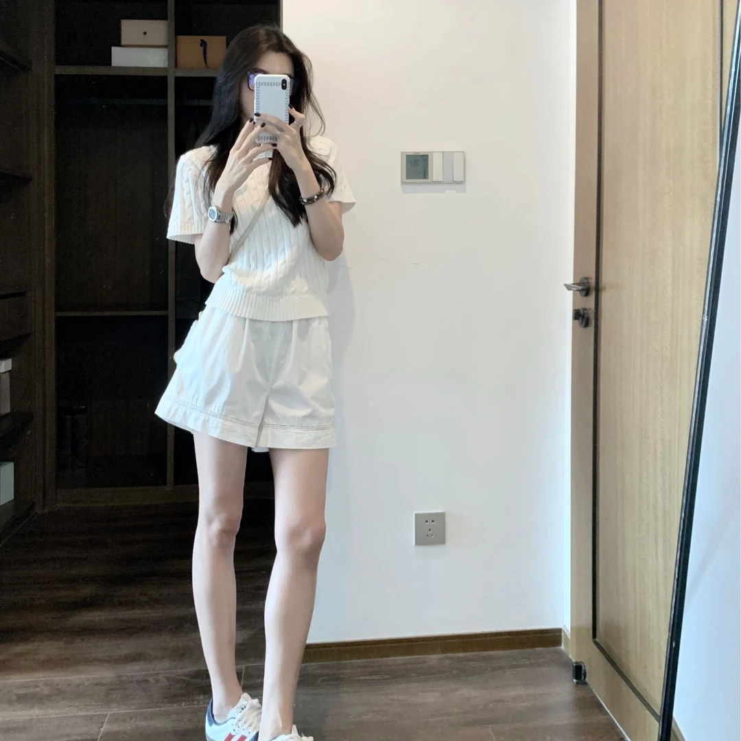 白色正肩短袖针织t恤女夏季2025新款设计感薄款上衣百搭休闲短裤