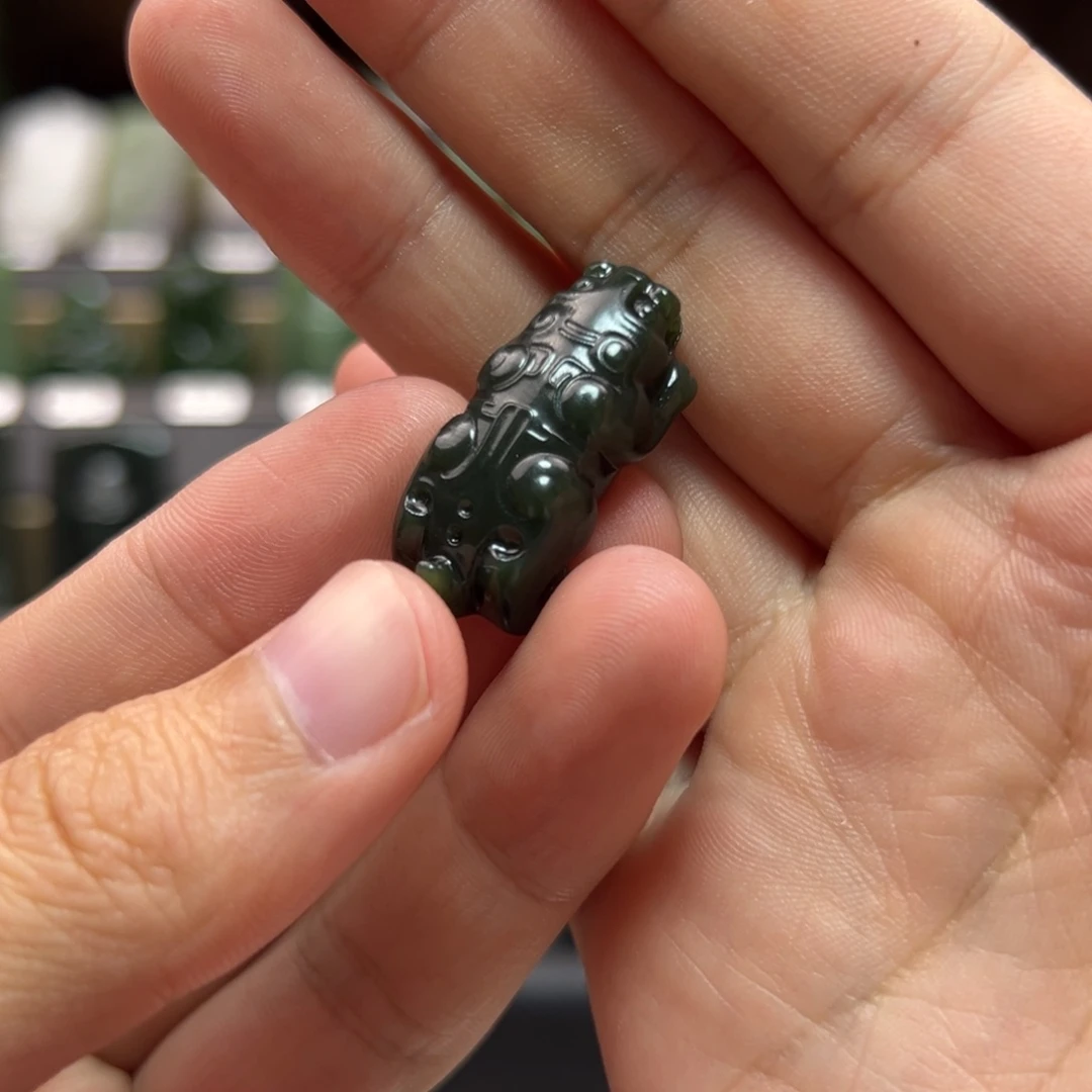 E***叶和田玉未镶嵌挂件