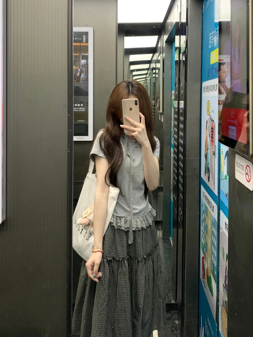 2025夏季高级感灰色圆领短袖蕾丝花边T恤上衣女格纹半身裙两件套