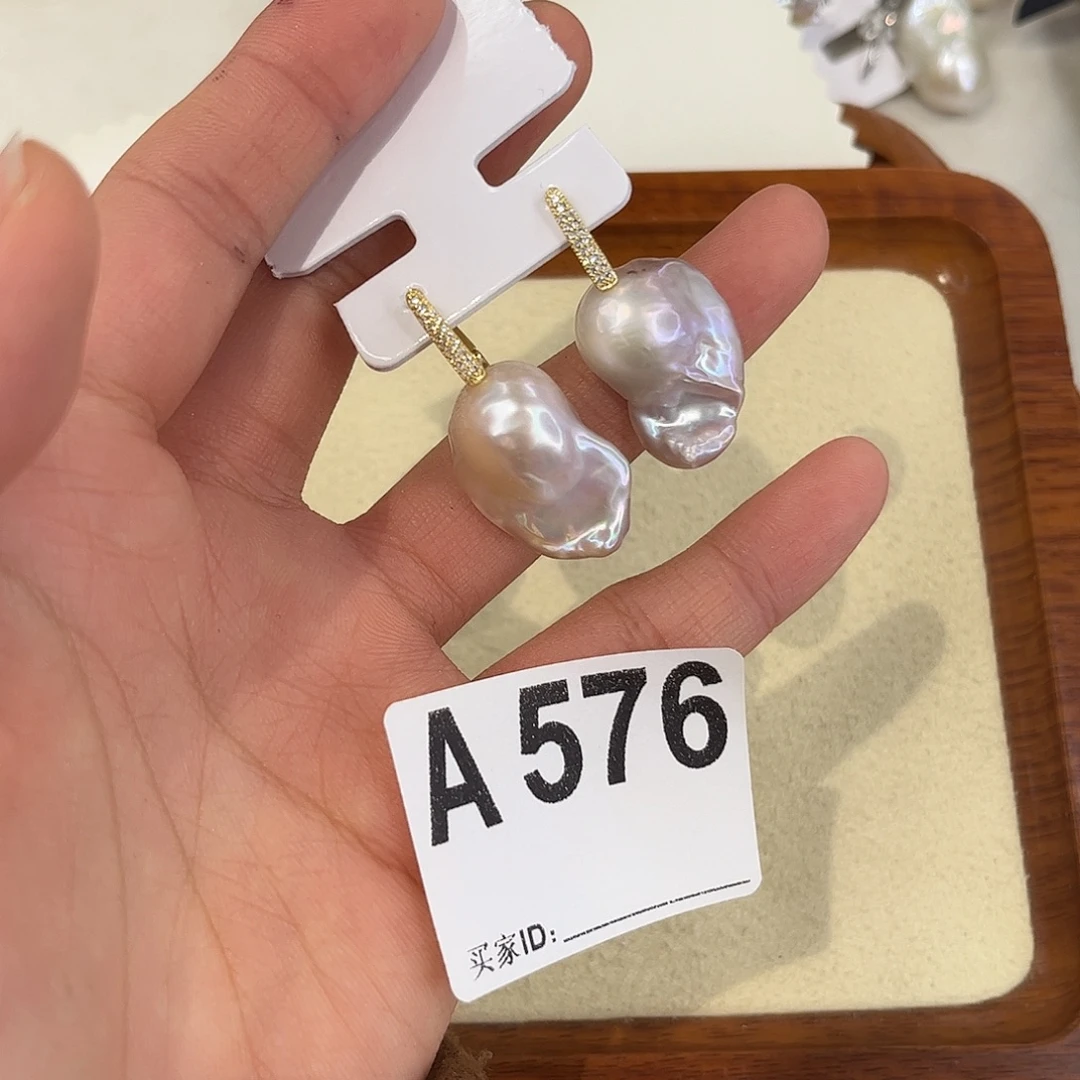 淡水珍珠合金耳饰