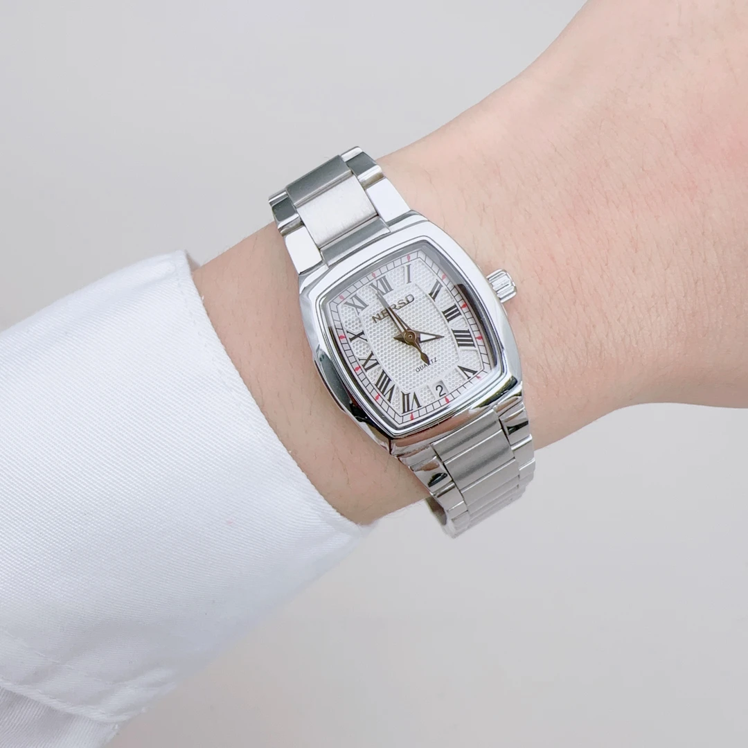 方形酒桶手表女精钢带气质日历防水进口石英机芯撤柜少量库存