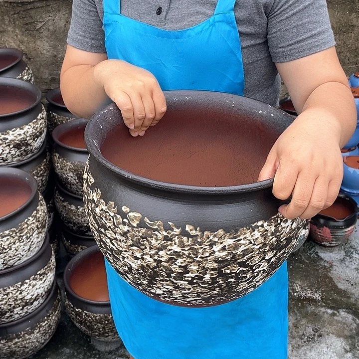 紫砂花盆口30高25瑕疵瑕疵