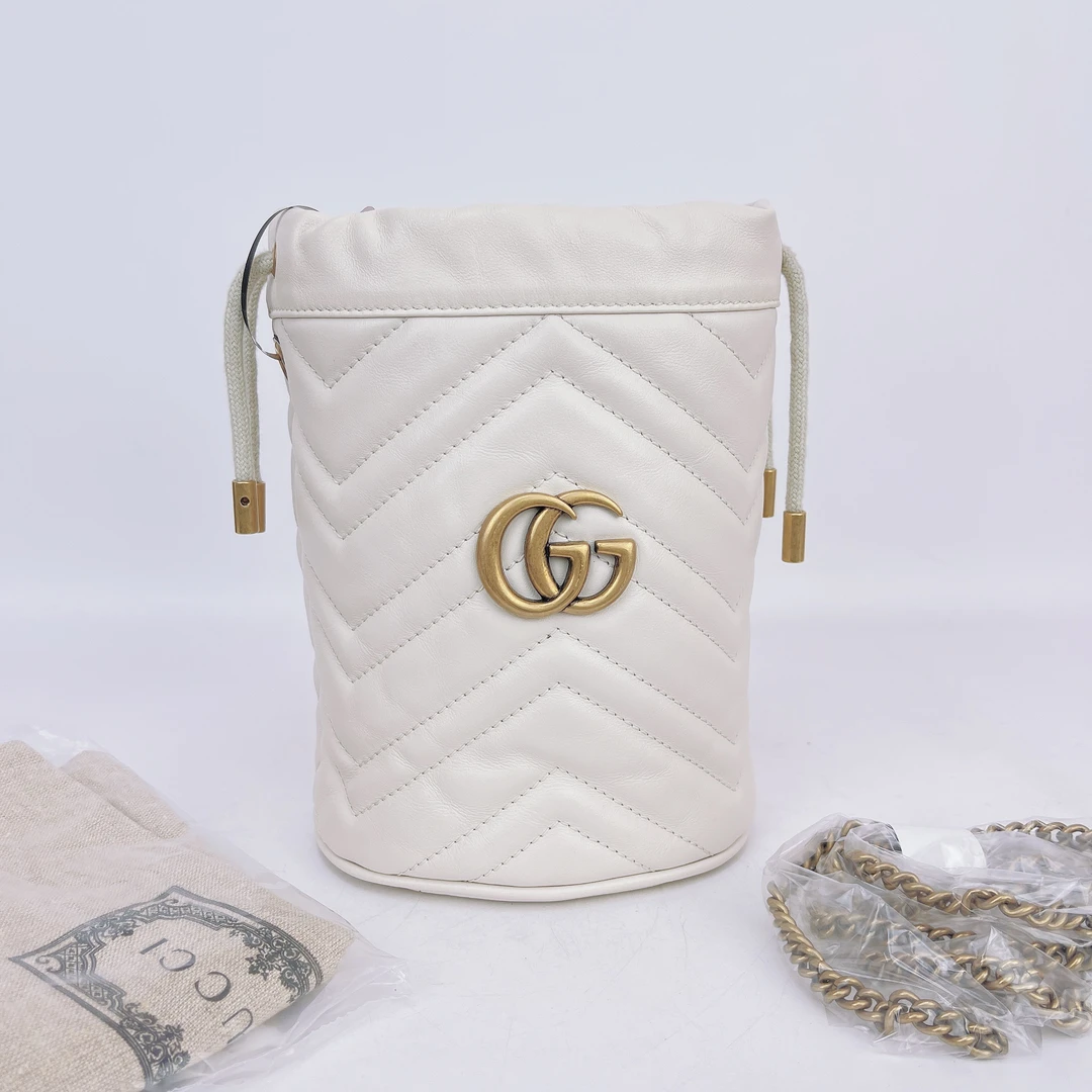 95新 GUCCI/古驰 古驰 白色抽绳水桶斜挎包底13 K231