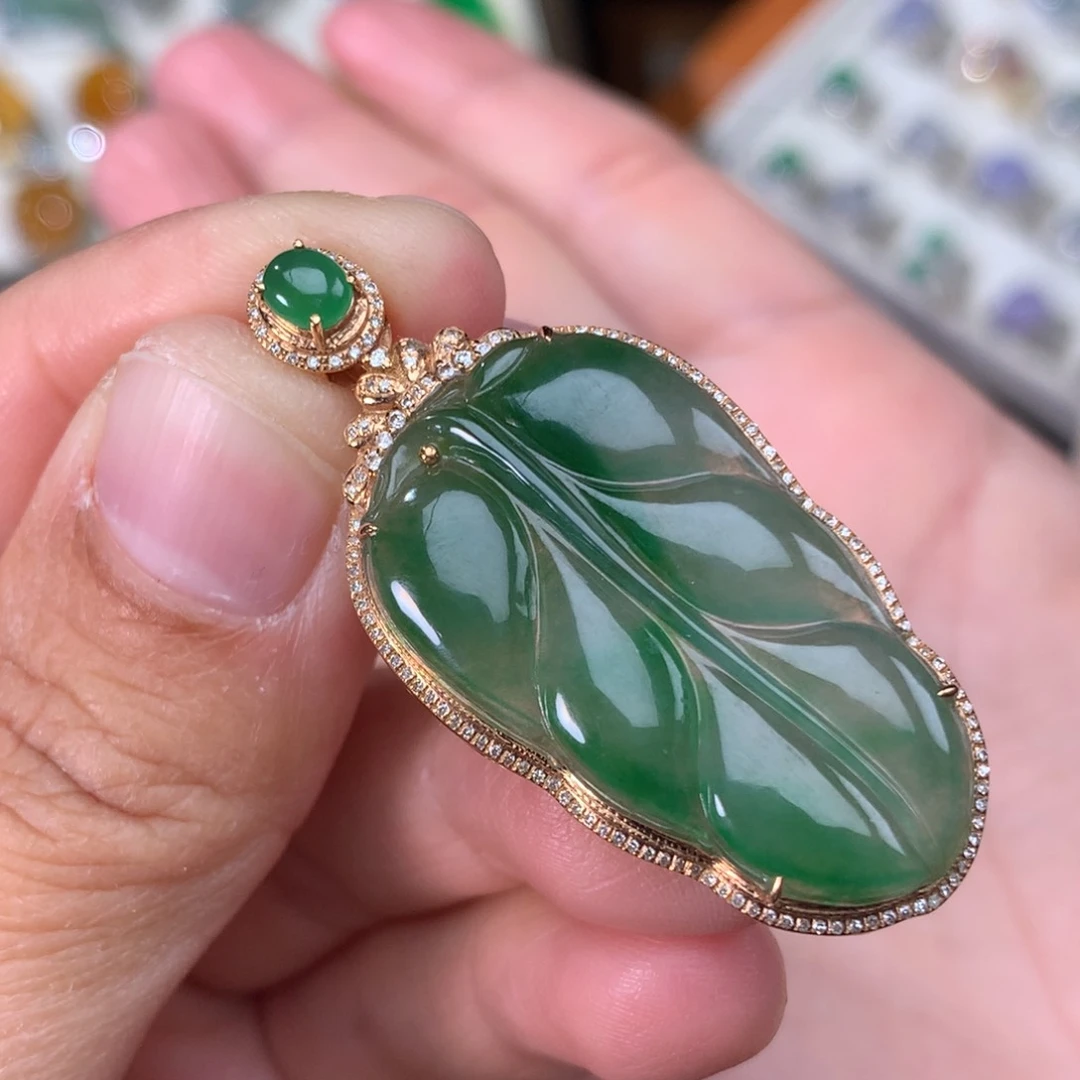 翡翠吊坠(不含链)18K金镶嵌