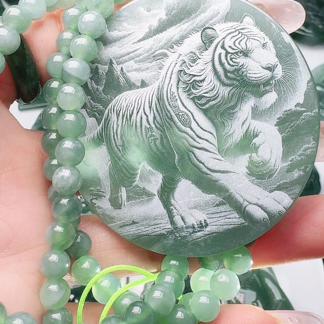 翡翠未镶嵌颈饰111