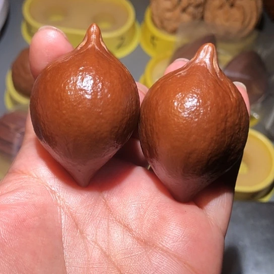 文玩核桃把件红油橄榄