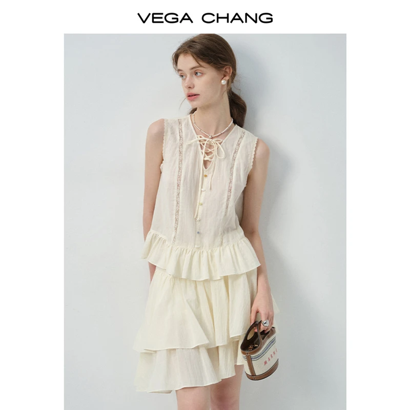VEGA CHANG女2026新款夏法式V领绑带蕾丝花边小衫蛋糕裙0725SQ