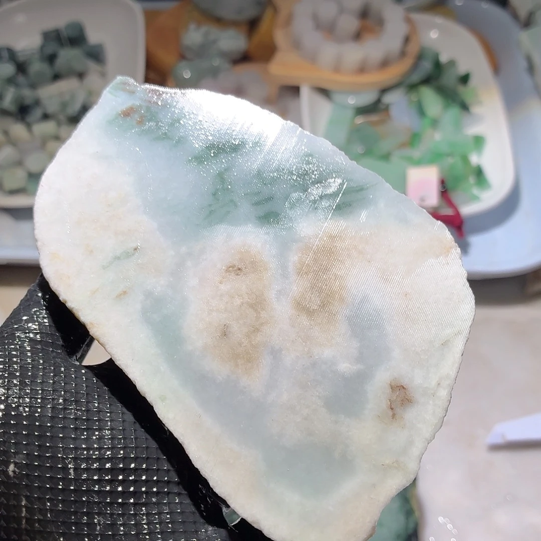 翡翠未镶嵌颈饰边角料