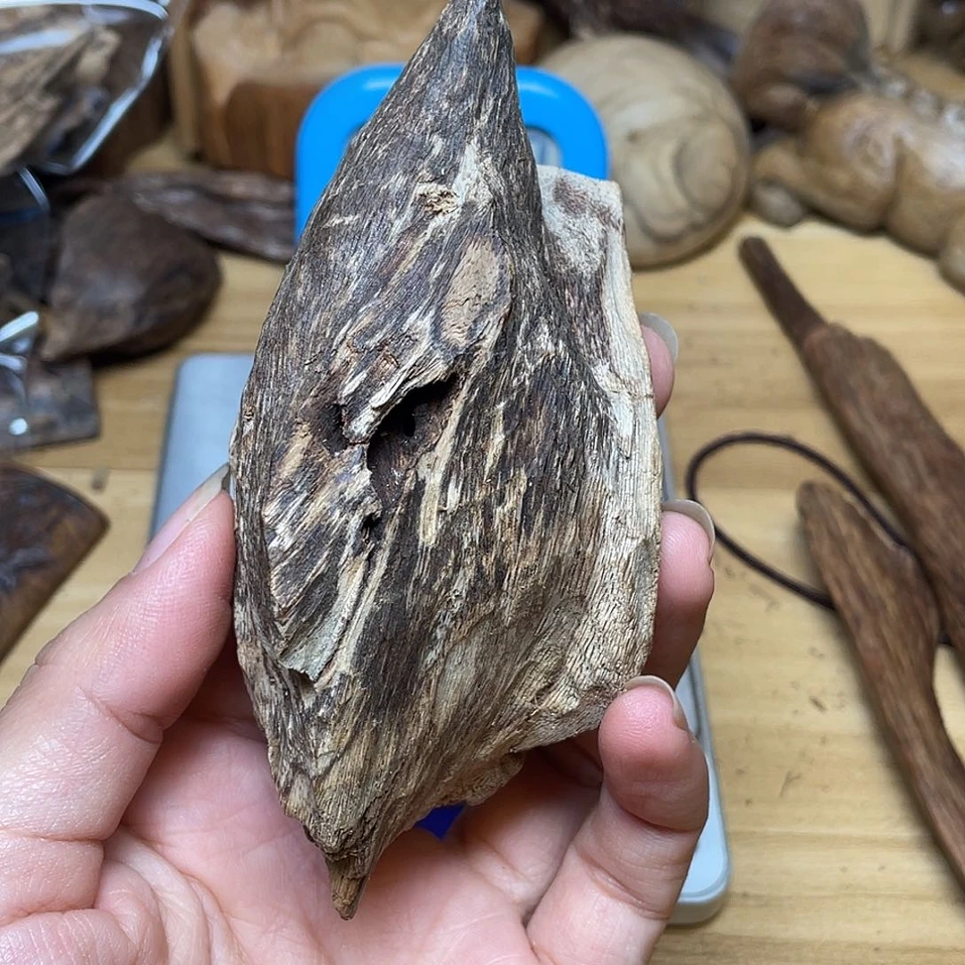 5***7沉香达拉干原料33.6克