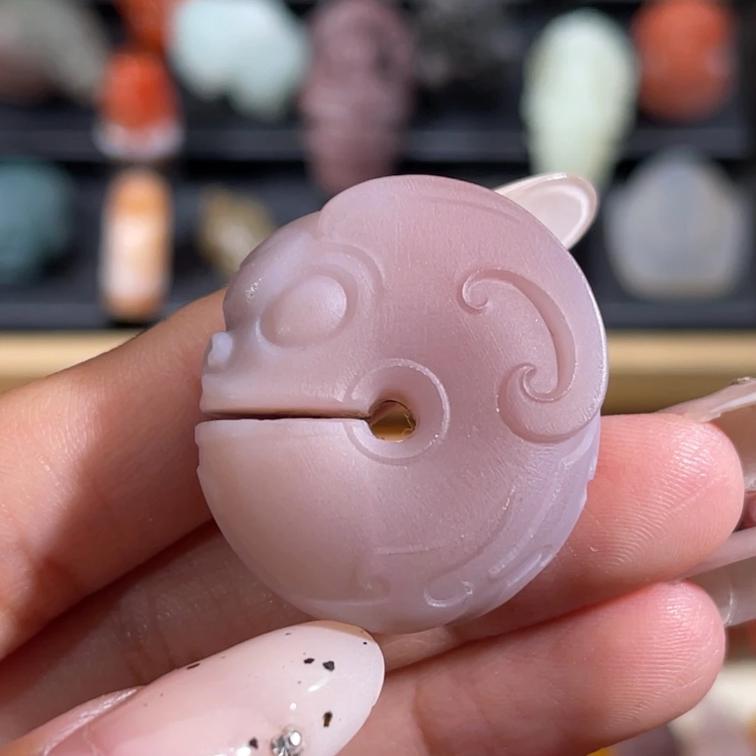 玛瑙/玉髓玉猪龙 26.7x30 m m未镶嵌