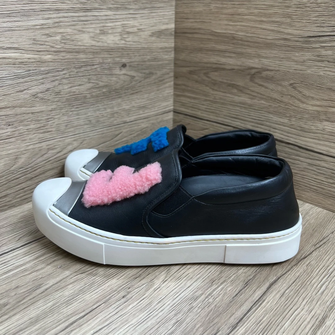 95新 FENDI/芬迪 粉蓝植绒板鞋 35码