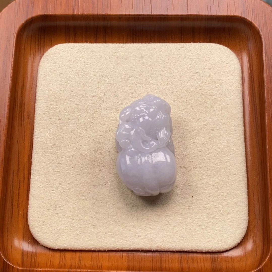翡翠未镶嵌颈饰如意貔貅