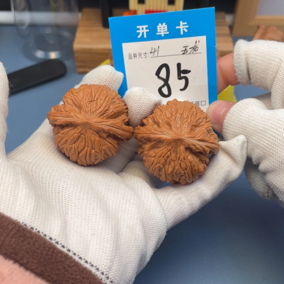 核桃文玩核桃玉龙