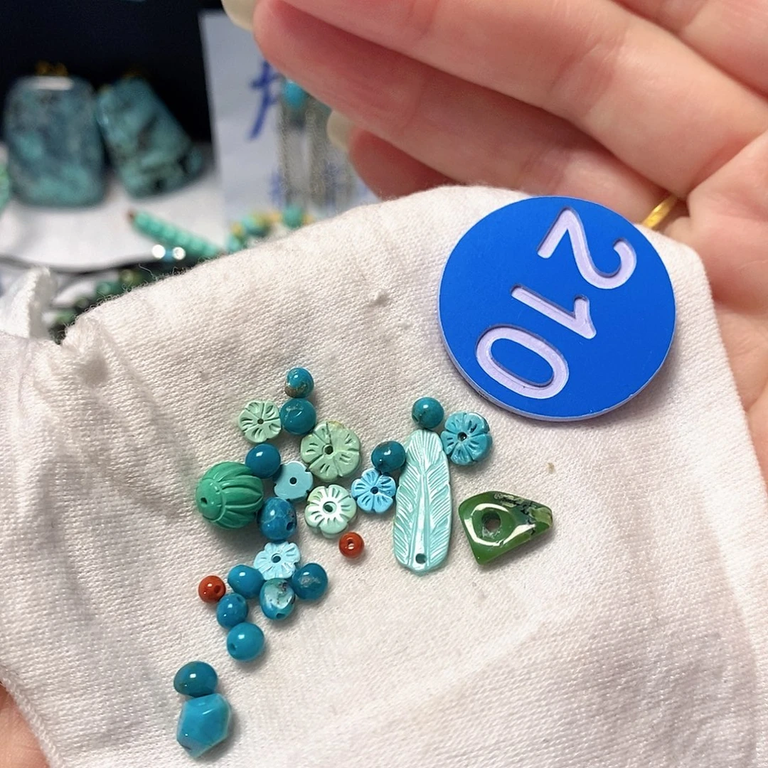 南红玛瑙未镶嵌珠宝奇石