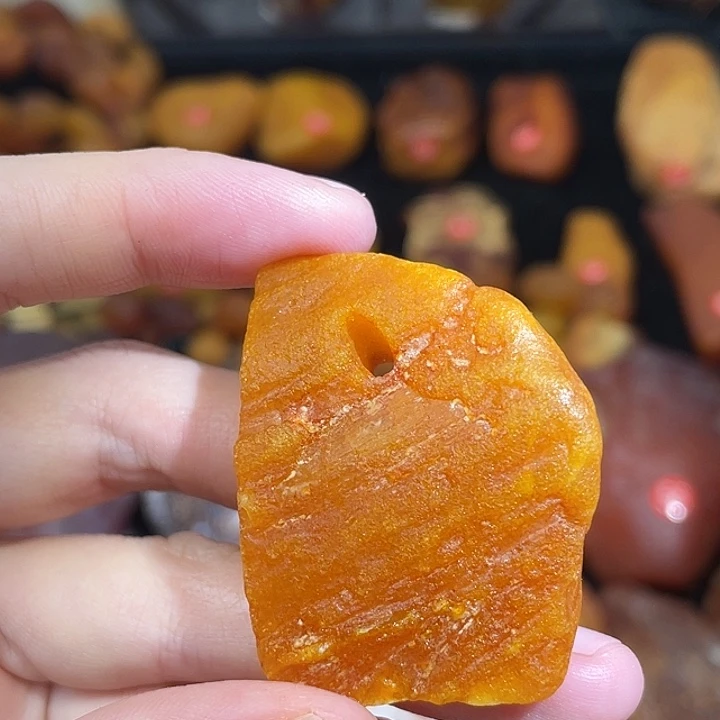 琥珀未镶嵌珠宝奇石