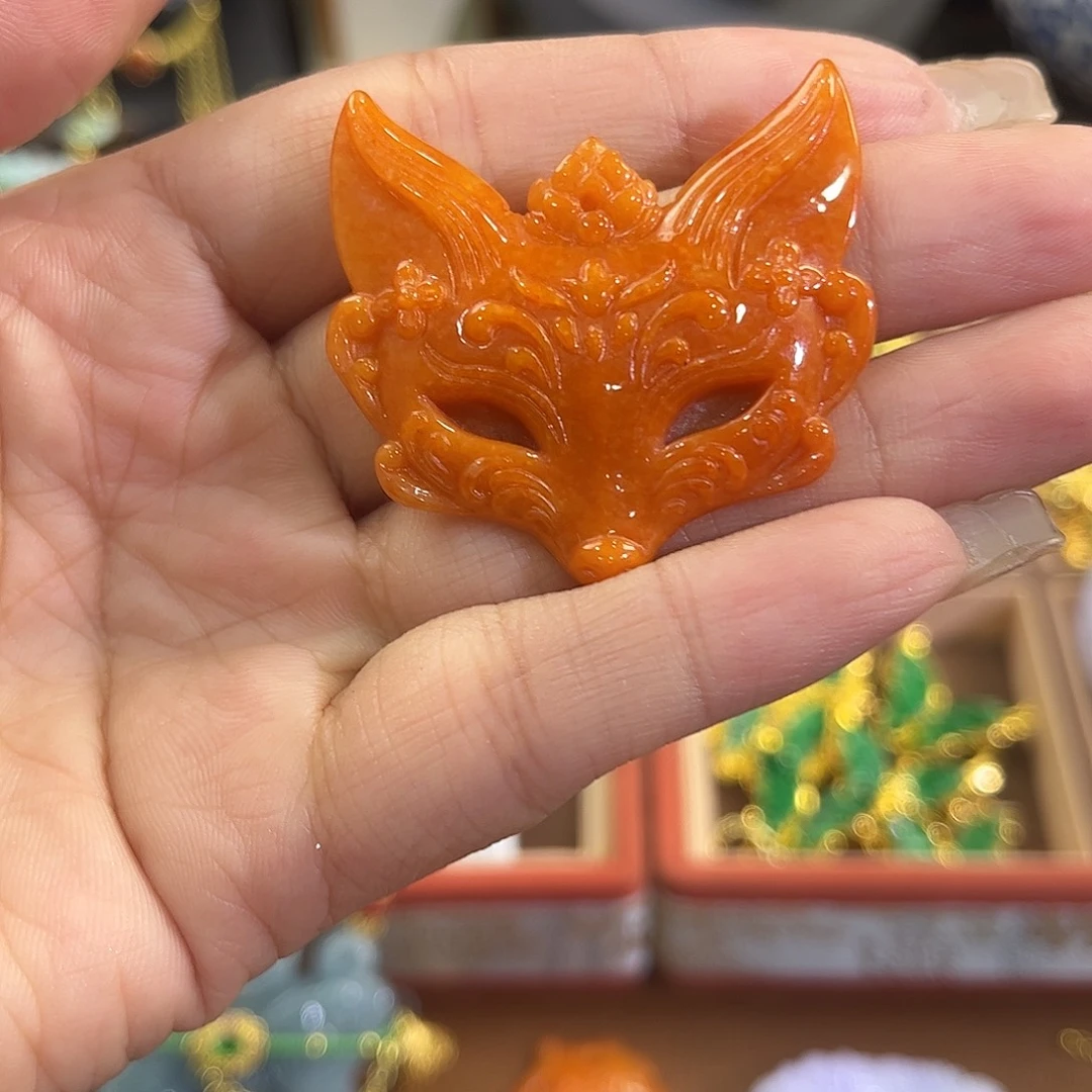 翡翠未镶嵌颈饰炸