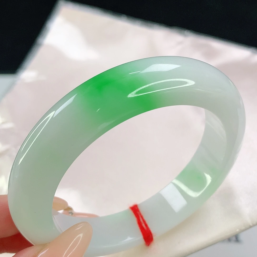 未镶嵌手镯翡翠681