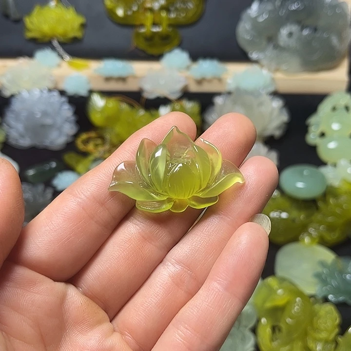 夏***凉蛇纹石玉未镶嵌颈饰