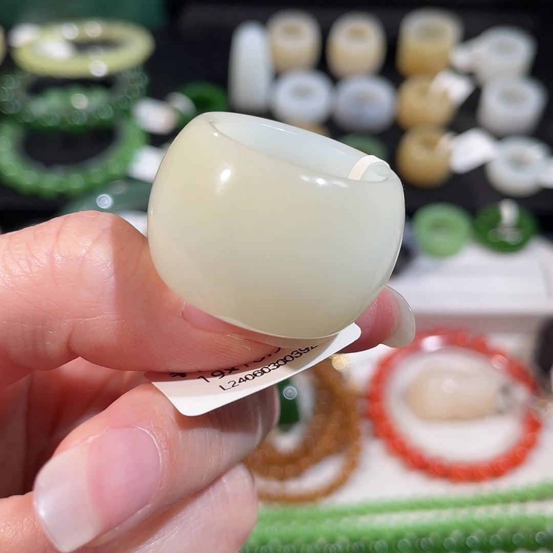 和田玉（糖玉）未镶嵌戒指