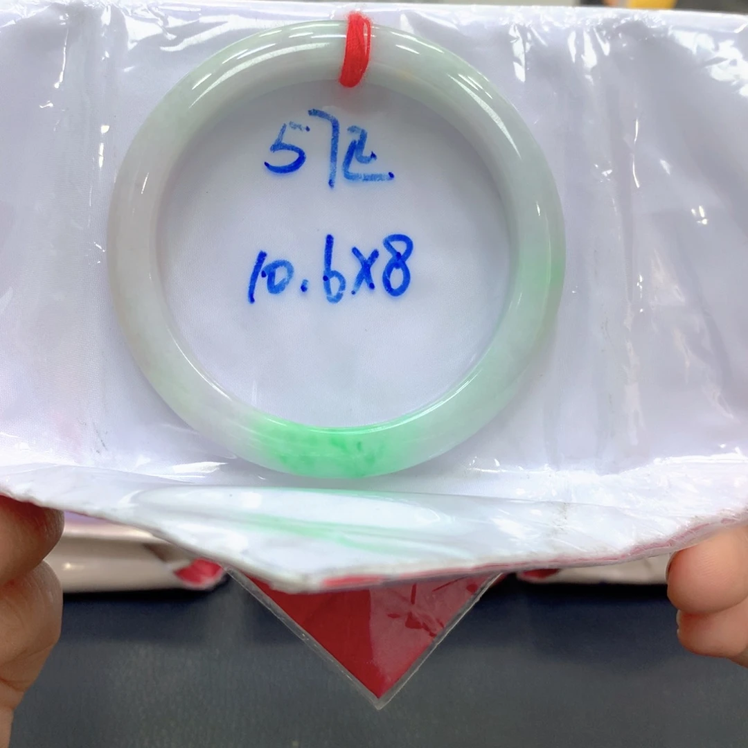 翡翠未镶嵌手镯翡翠1