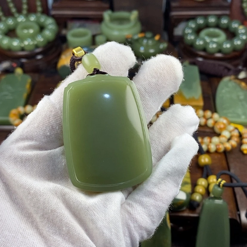 【闪购商品】岫岩老玉（透闪石质玉）颈饰未镶嵌