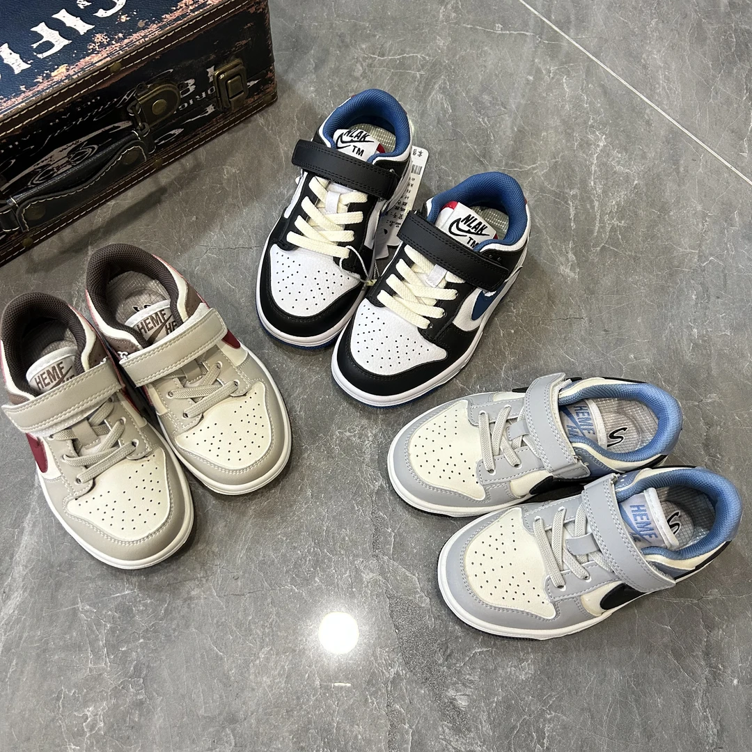 6012儿童中童休闲板鞋黑色卡其色米蓝色