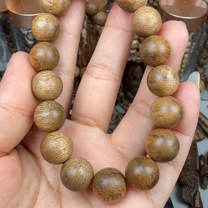 沉香碎屑沉香菩萨棋 1.2*11.9 克